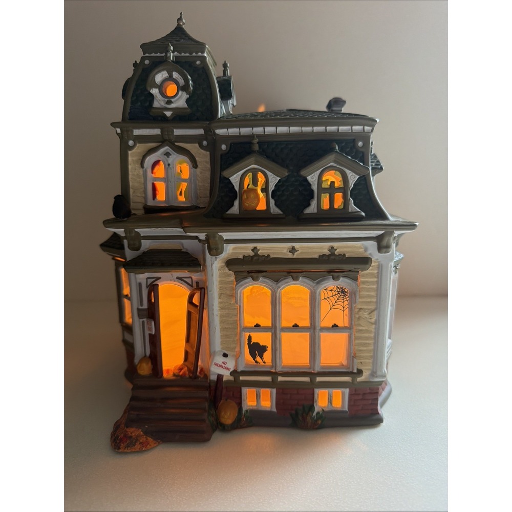Dept 56 54935 Haunted Mansion House Manor Animated Halloween Snow Village 1998